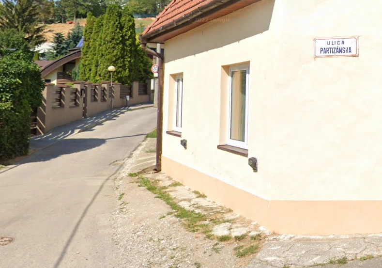 Partizánska ulica v Trenčíne